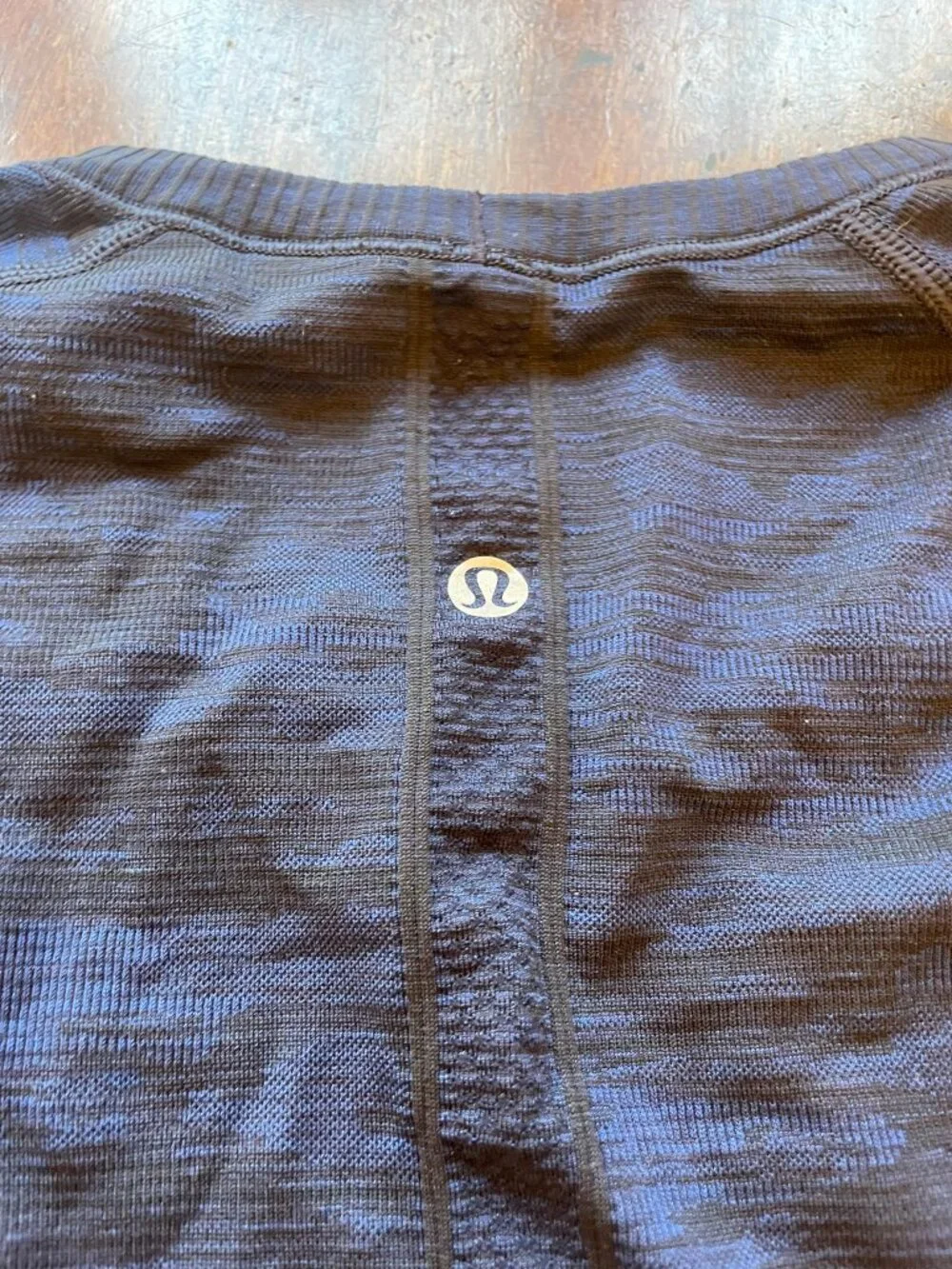 *Lululemon Swiftly Tech Long Sleeve Crew Blue Space Dye Size 6 Snags
